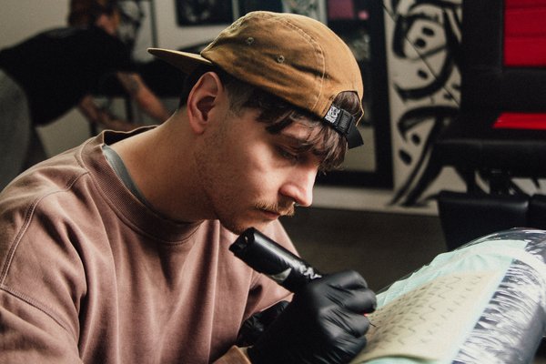 DF943C94-90FA-42E1-96B6-BF7D7DE73B13