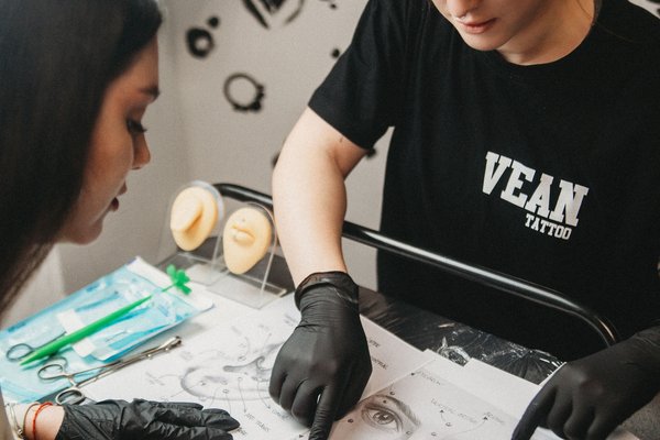 E6AE6932-48BD-4C71-AE48-C9A2052F3B5C