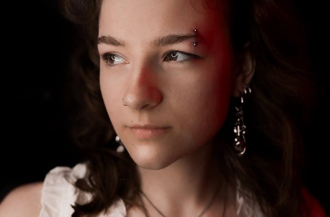 Piercing obočia